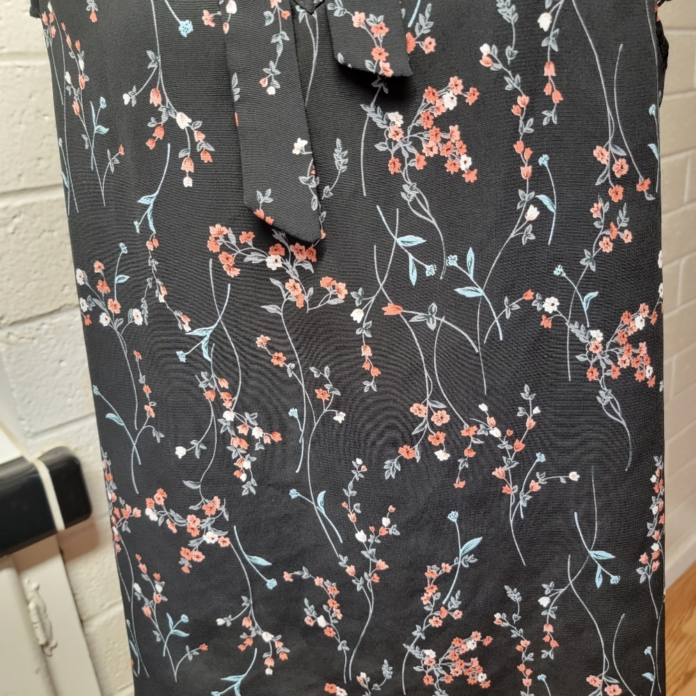 Trendy JS Blouse - Picture 5 of 8